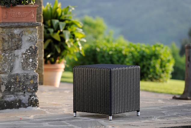 Royal II Gartenhocker Rattan 2