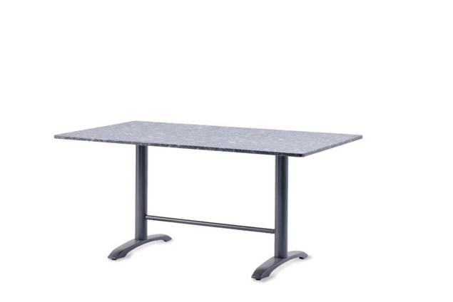 Modern Gartentisch Stahlguss mit Steg