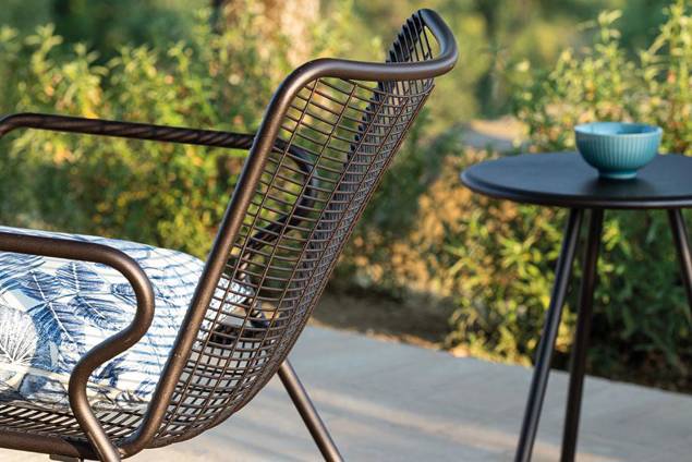 Vienna Fauteuil lounge empilable acier 7